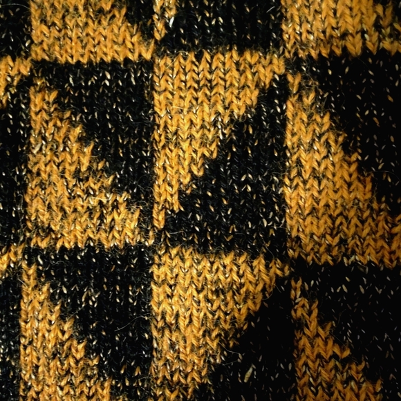 South Wool Hand Knit Geo Pattern Cardigan, Size M - Picture 4 of 11